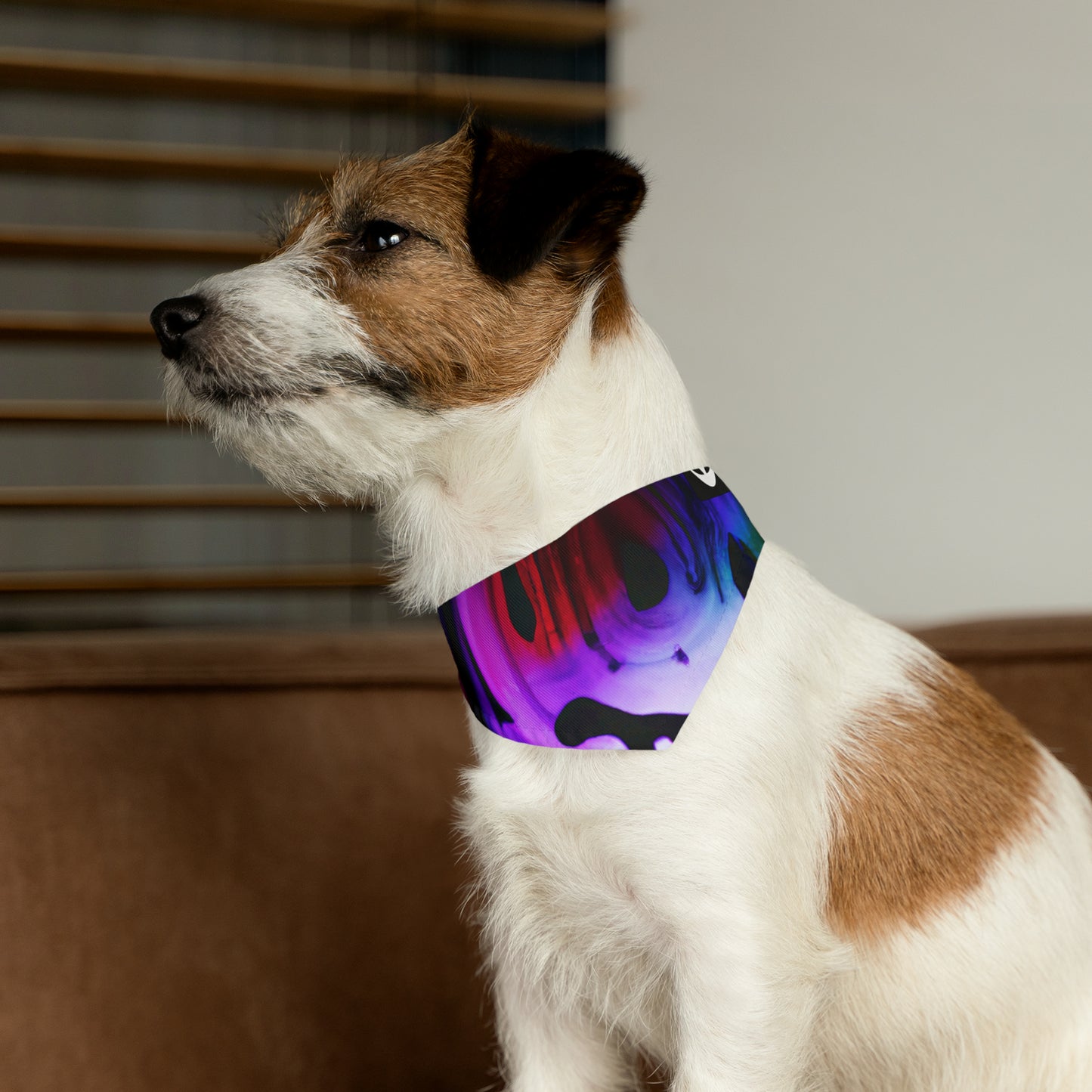 "Explorando los contrastes: una danza colorida de luminancia y aberración cromática" - The Alien Pet Bandana Collar