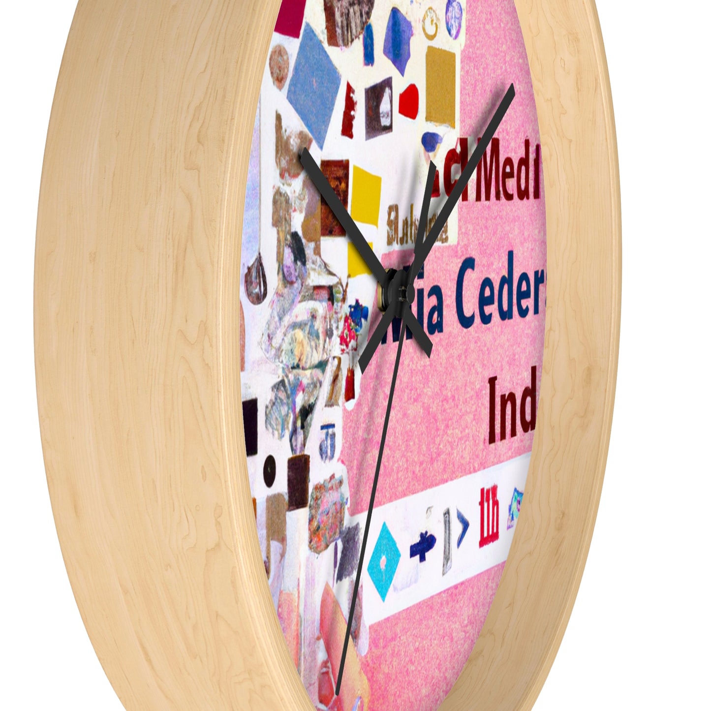 "Construyendo una identidad en línea: un collage de redes sociales" - The Alien Wall Clock