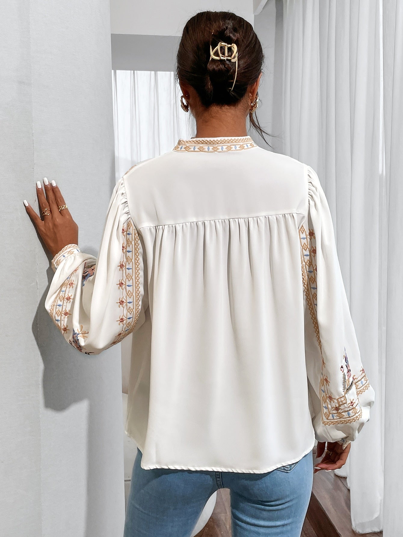 Women Spring Fall Crew Neck Elegant Floral Embroidery Lantern Sleeve Blouses