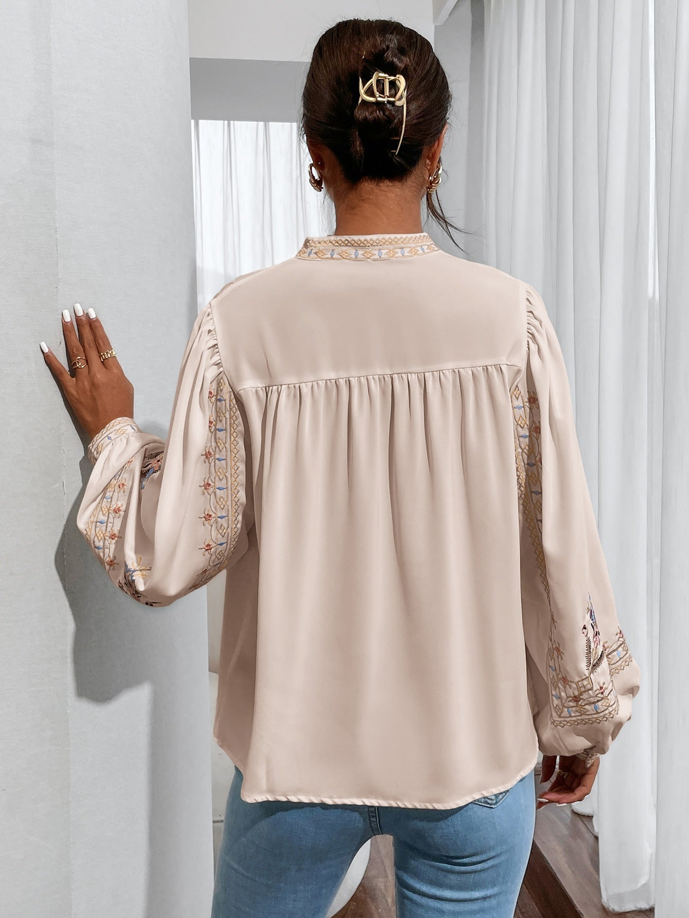 Women Spring Fall Crew Neck Elegant Floral Embroidery Lantern Sleeve Long Sleeve Blouses