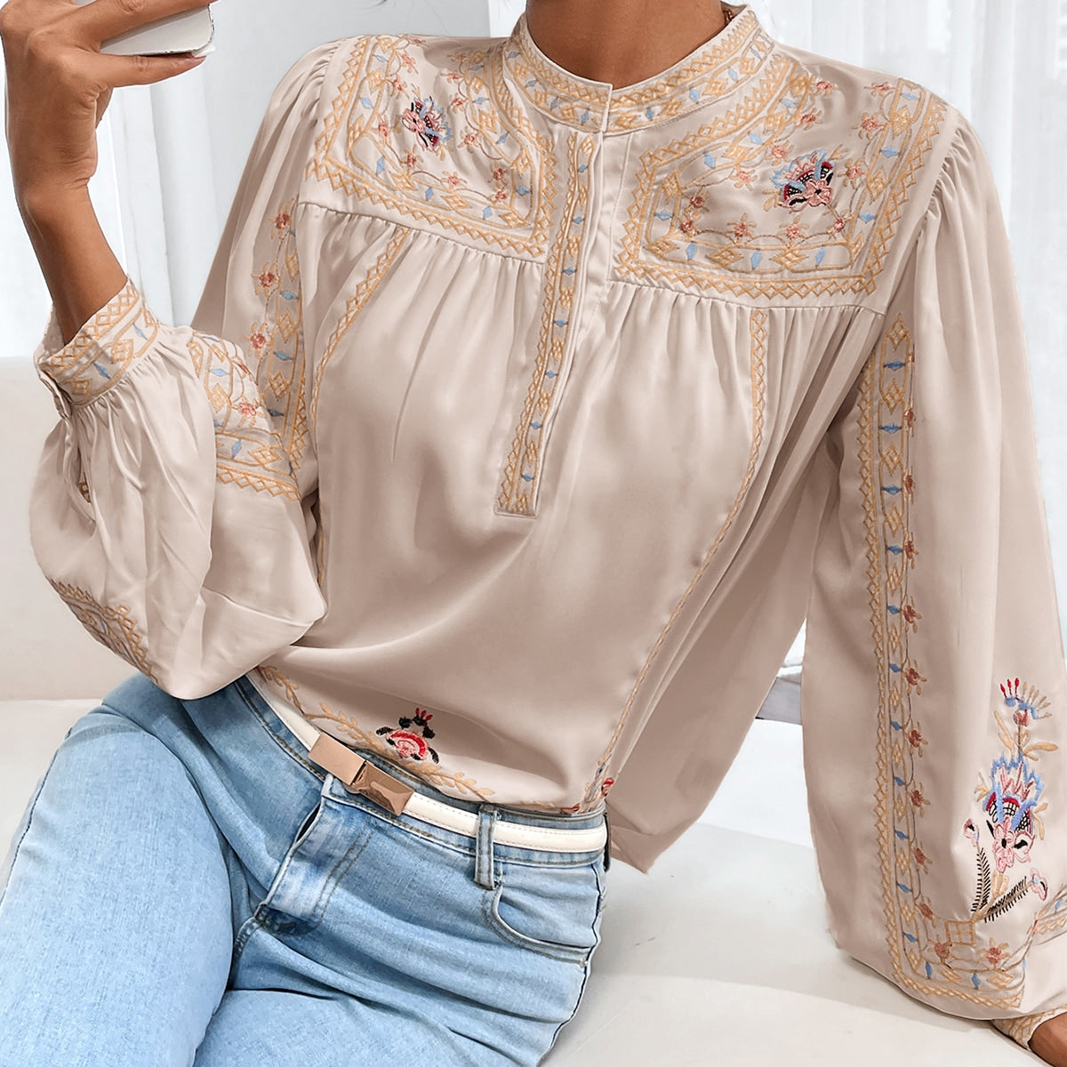 Blusas elegantes de manga larga con cuello redondo y bordado floral para mujer, primavera y otoño