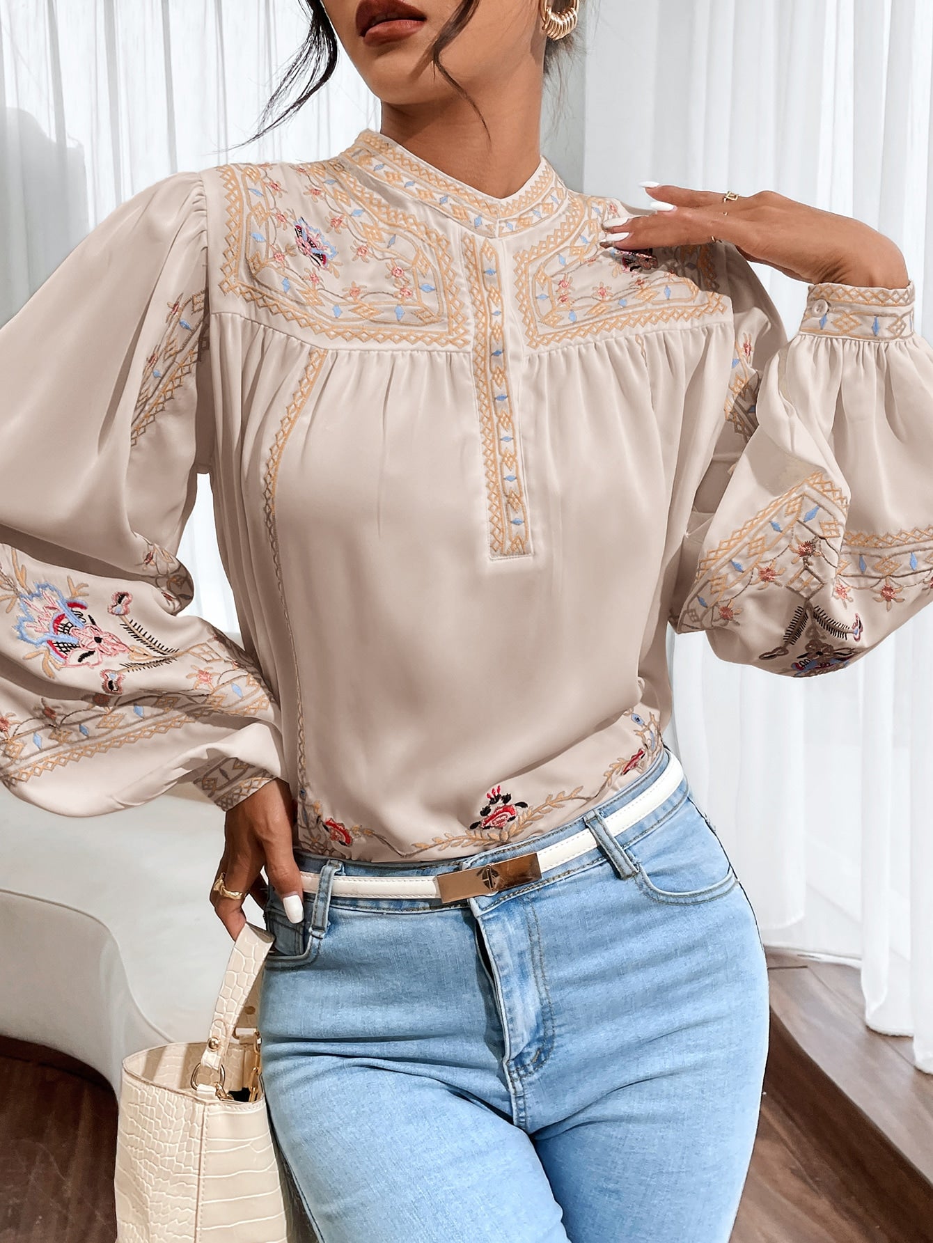 Blusas elegantes de manga larga con cuello redondo y bordado floral para mujer, primavera y otoño