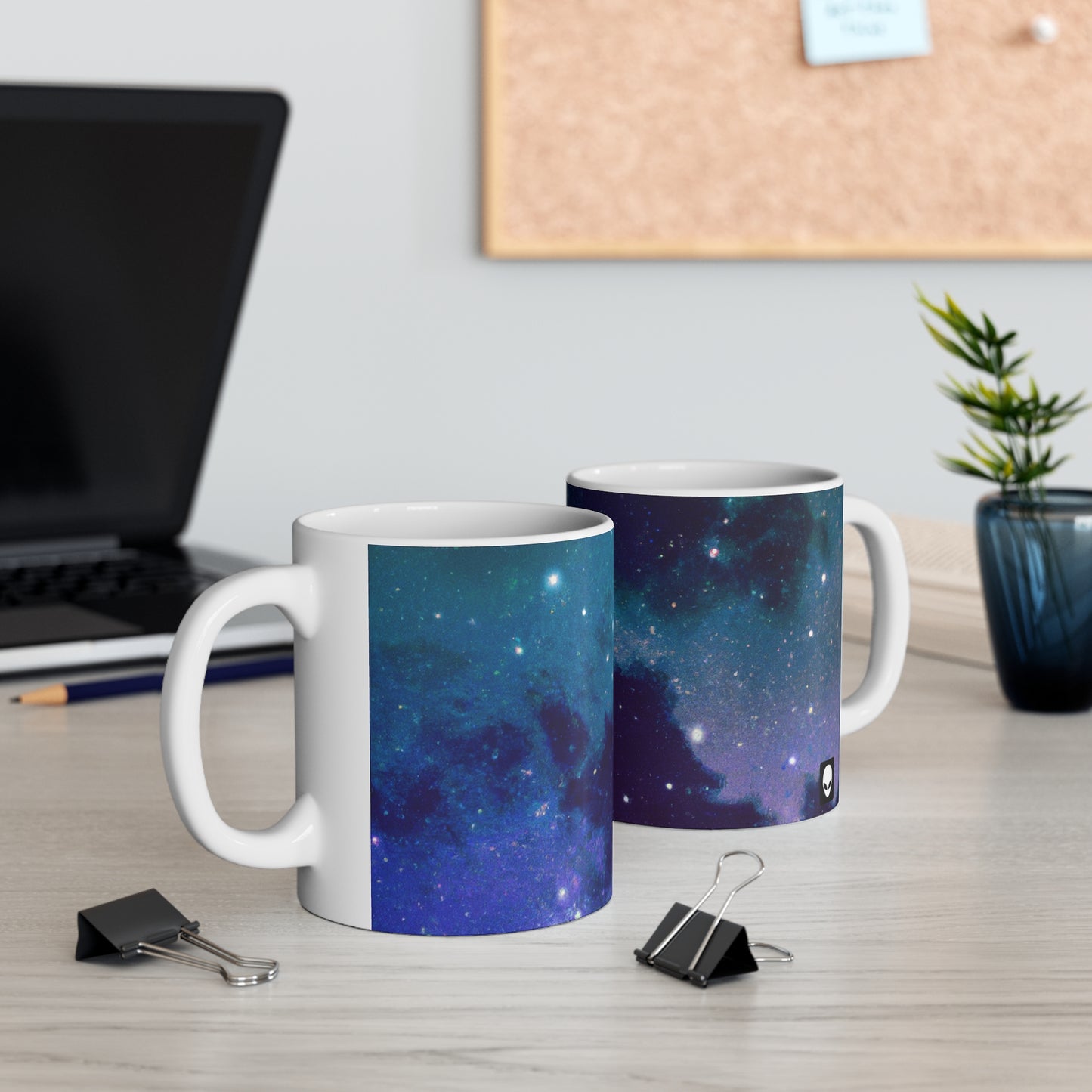 "Sinfonía celestial de medianoche" - La taza de cerámica alienígena 11 oz