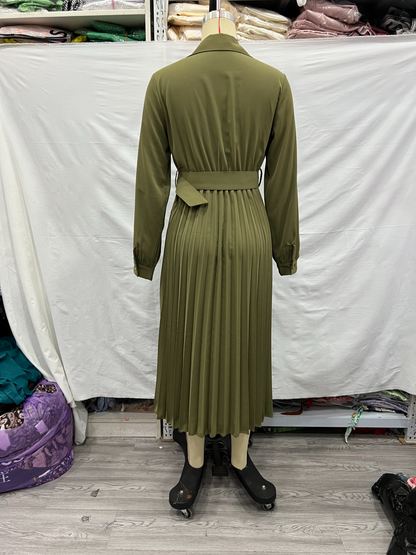 Damenbekleidung Winterkleid mit V-Ausschnitt und Gürtel