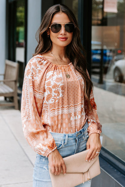 Blusa con cuello redondo y cordón con estampado boho naranja