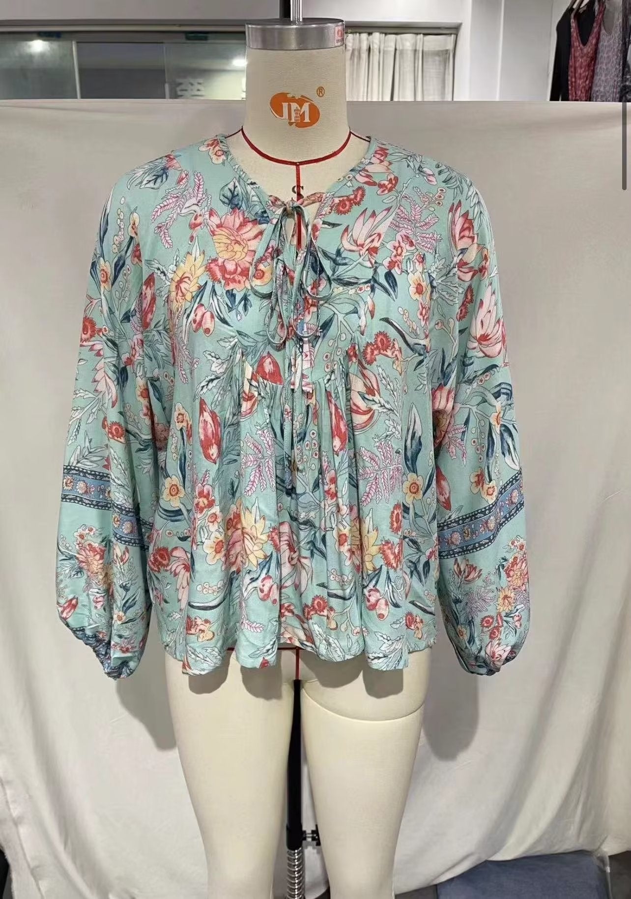 Camisa estampada de posicionamiento para mujer de primavera con estampado de calle que combina con todo