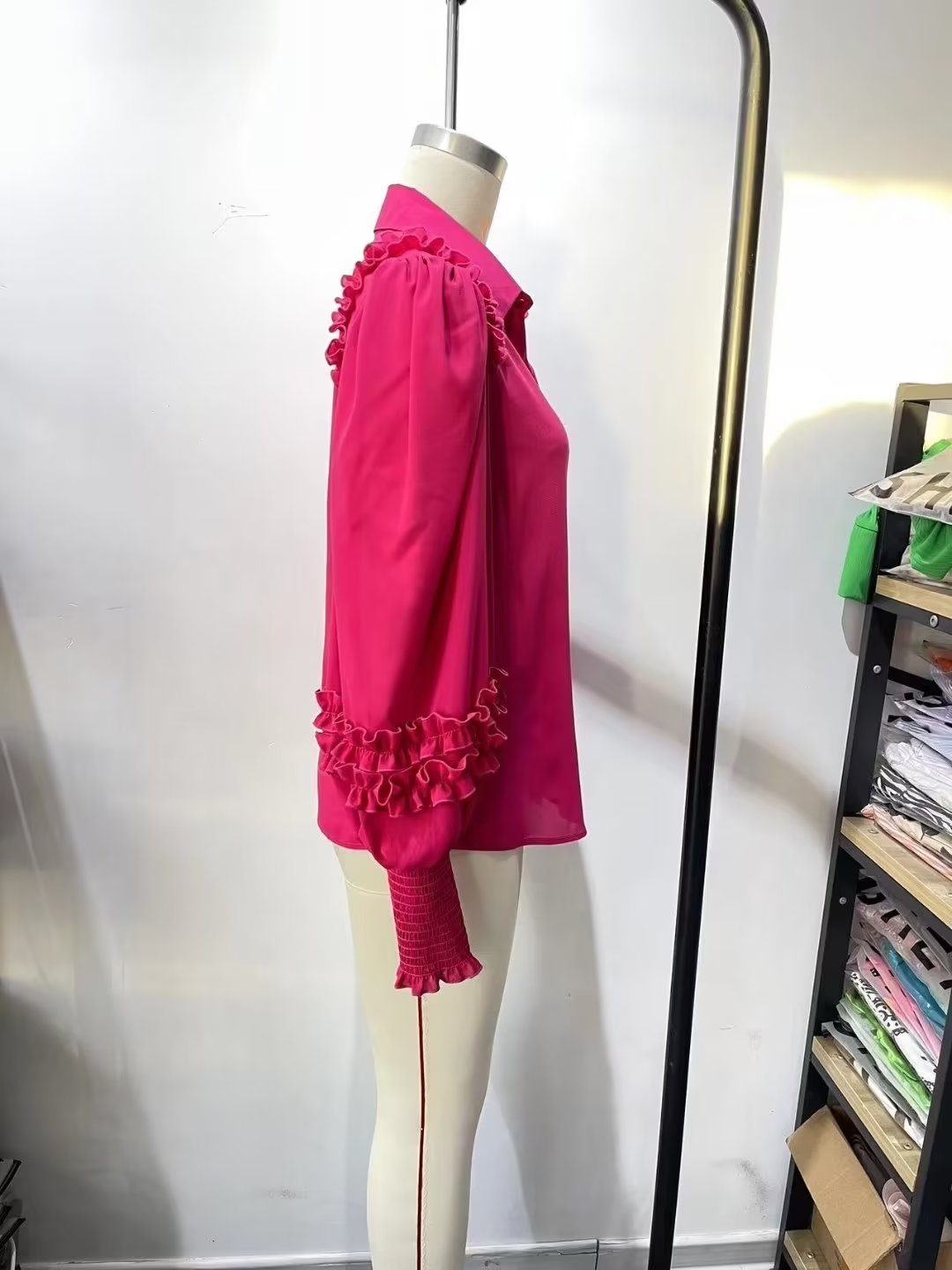 Camisa de manga larga con cuello y decoración laminada para mujer, camisa de manga larga con farol rojo y rosa de verano