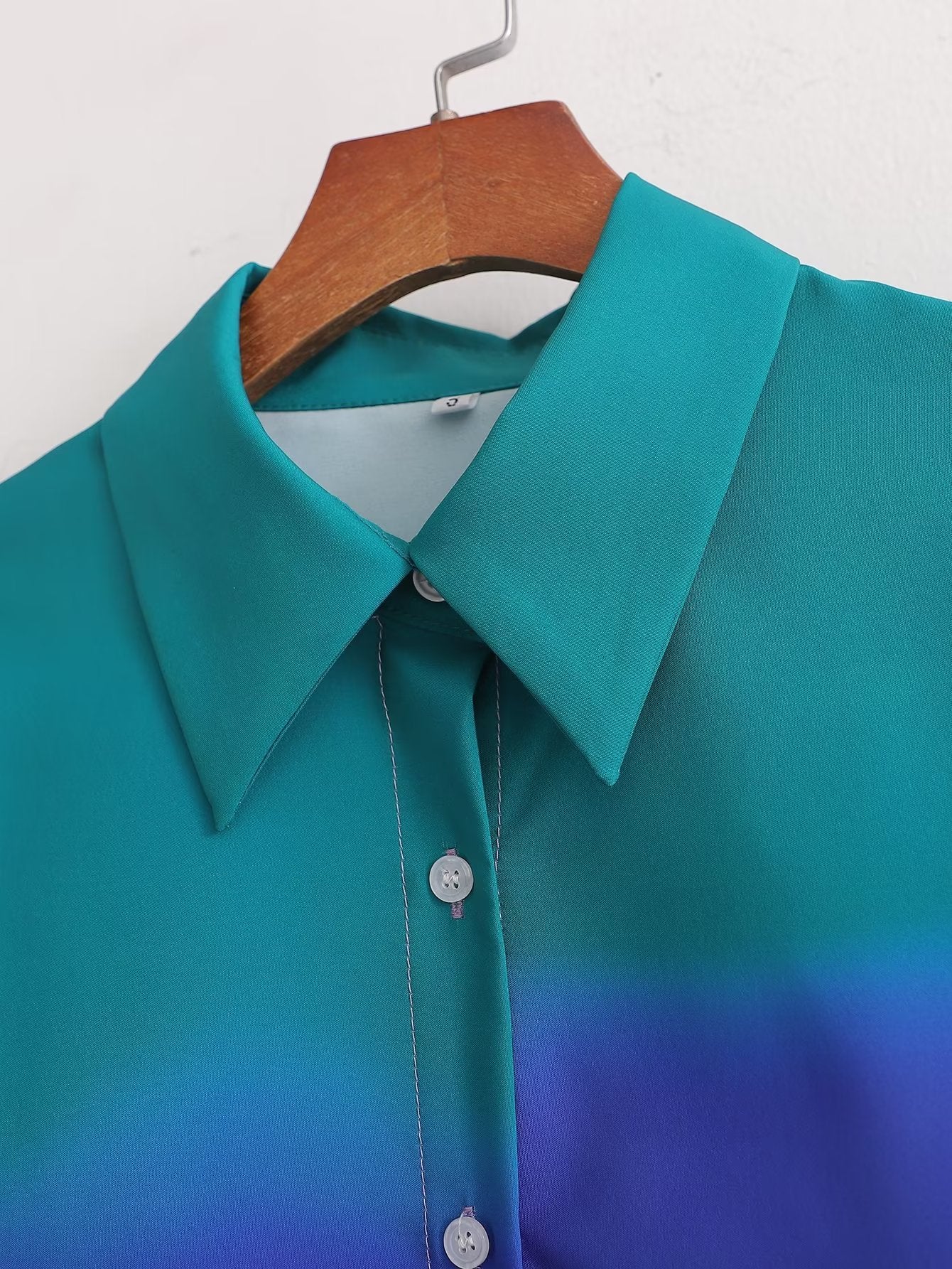 Camisa tipo cárdigan con cuello vuelto y costuras de color con personalidad colorida para mujer de verano