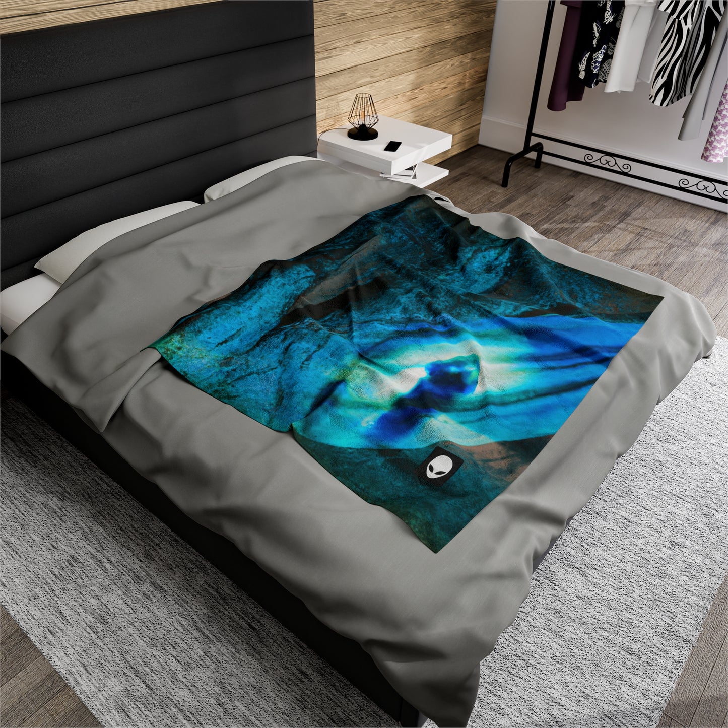 "Dreamscape: Exploring the Inner Realm" - The Alien Velveteen Plush Blanket