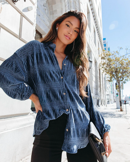 Camisa elegante de terciopelo suelto con diseño plisado y mangas abullonadas con cuello para mujer de primavera