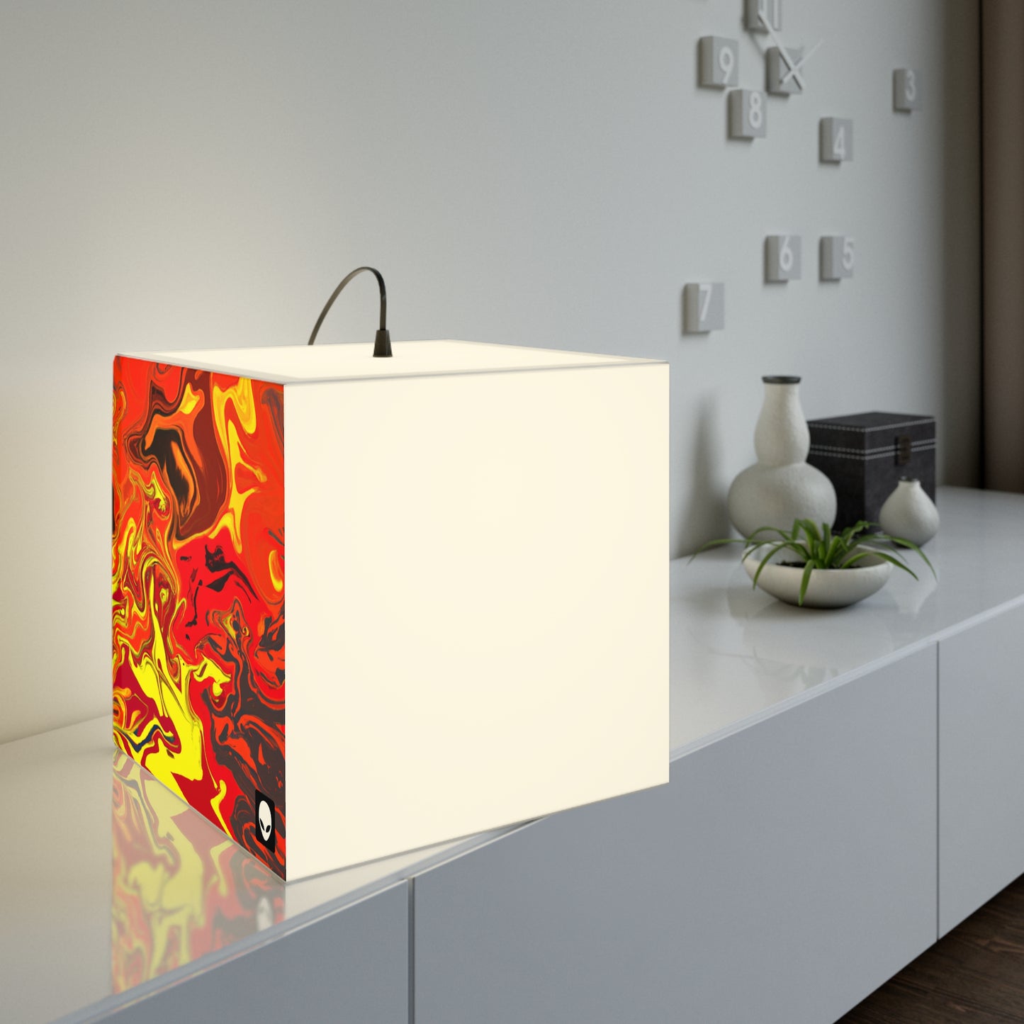 „Abstract Energy in Motion“ – Die Alien Light Cube Lampe