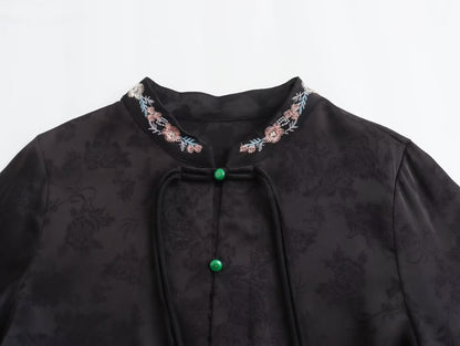 Frühlings-Damenkleidung, traditionelles chinesisches trendiges Stehkragen-Stickerei-handgefertigte Schnalle, langärmeliges Jacquard-Satin-Shirt-Oberteil