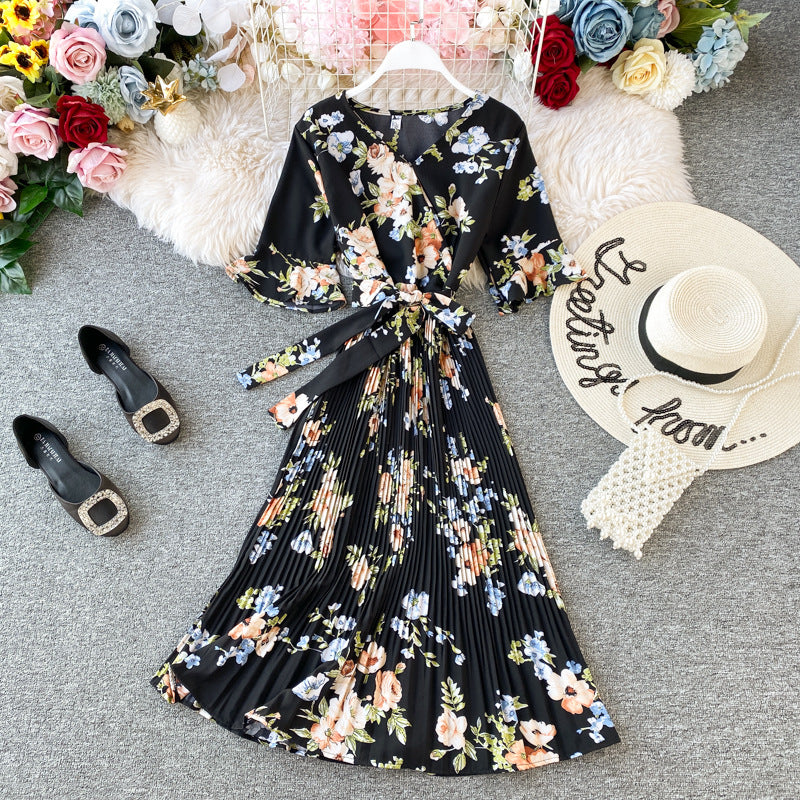 Plissiertes Kleid Kurzarm Sommer Neu Retro Elegant Chiffon Bedruckt V-Ausschnitt Glockenärmel Taillenenges Schlankheits Maxikleid