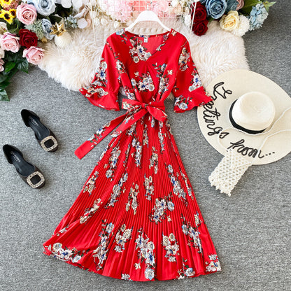 Plissiertes Kleid Kurzarm Sommer Neu Retro Elegant Chiffon Bedruckt V-Ausschnitt Glockenärmel Taillenenges Schlankheits Maxikleid