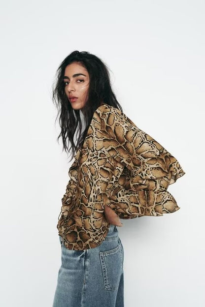 Fabricantes de ropa para mujer Camisa con estampado de leopardo y cuello en V para mujer Top holgado de manga larga con volantes