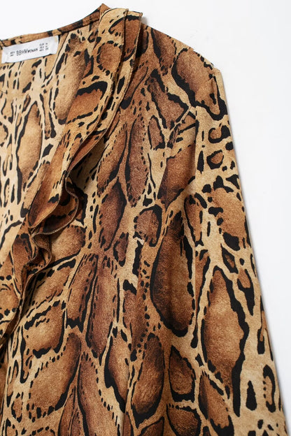 Fabricantes de ropa para mujer Camisa con estampado de leopardo y cuello en V para mujer Top holgado de manga larga con volantes