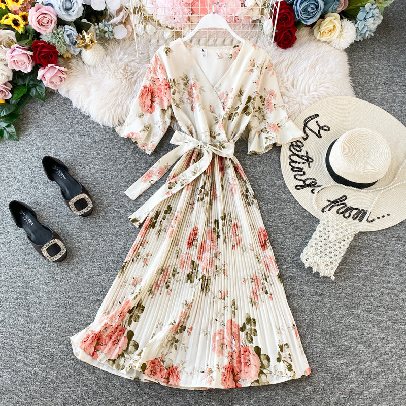 Plissiertes Kleid Kurzarm Sommer Neu Retro Elegant Chiffon Bedruckt V-Ausschnitt Glockenärmel Taillenenges Schlankheits Maxikleid