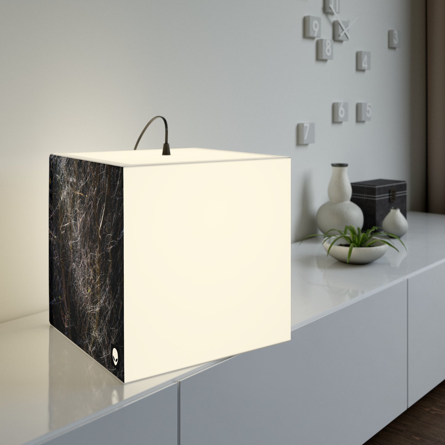 "A Glimpse of Nature's Glory" - The Alien Light Cube Lamp