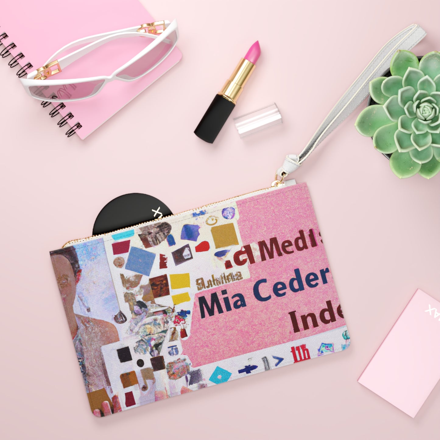 "Construyendo una identidad en línea: un collage de redes sociales" - The Alien Clutch Bag