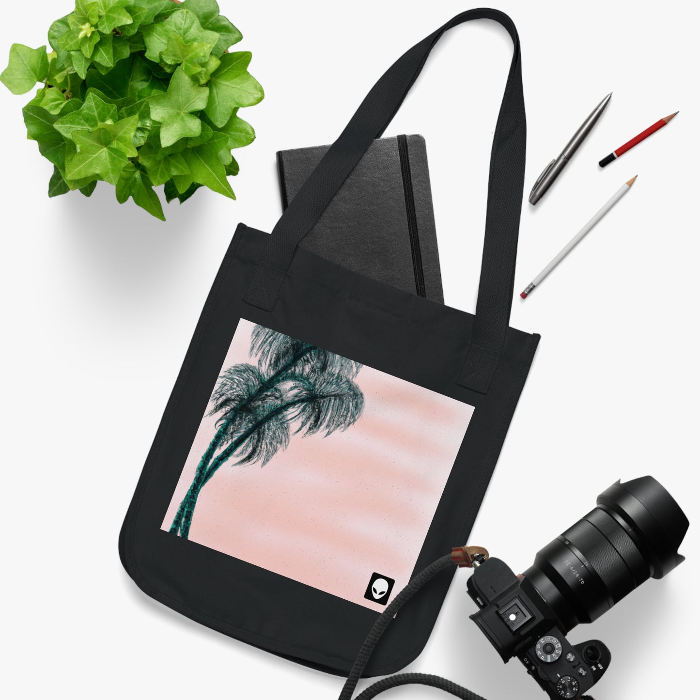 "La oda de los amantes de la naturaleza: capturando el esplendor de lo salvaje" - The Alien Eco-friendly Tote Bag