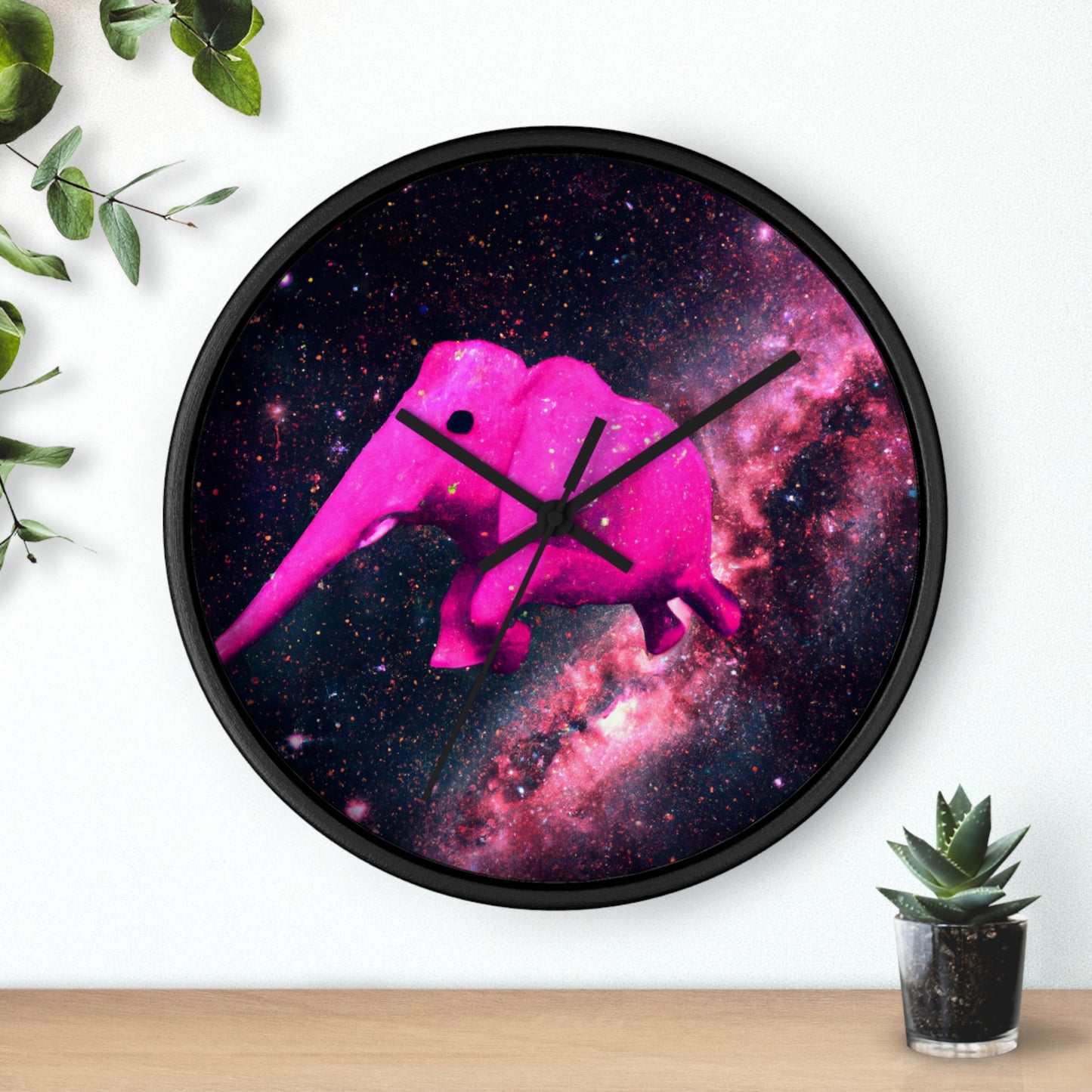 "Majestic Pinkelephant Exploration" - El reloj de pared alienígena