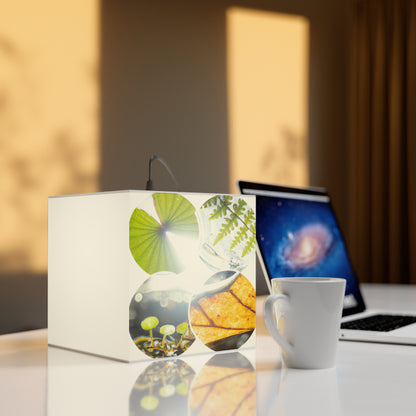 „Earth's Splendor: Eine farbenfrohe Collage aus Naturwundern“ – Die Alien Light Cube Lampe