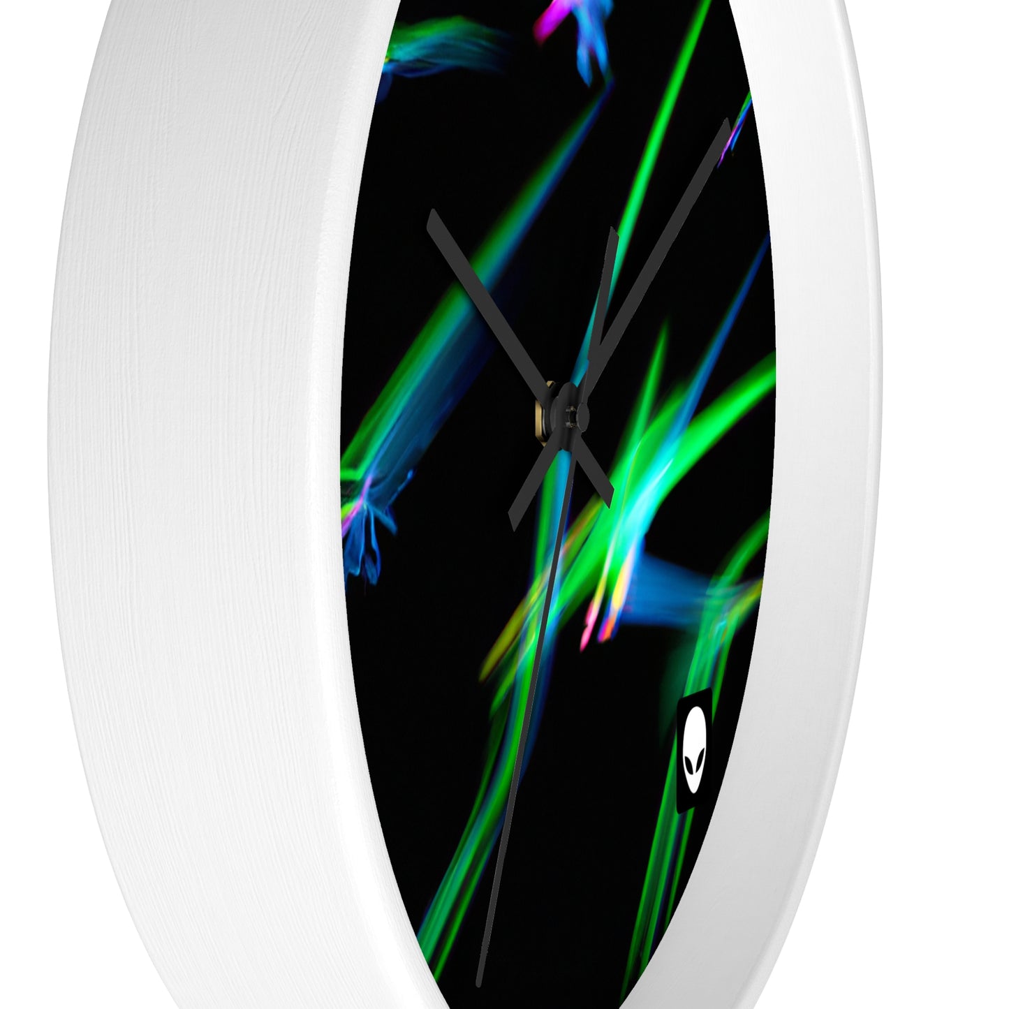 „Illuminated Splendor“ – Die Alien-Wanduhr