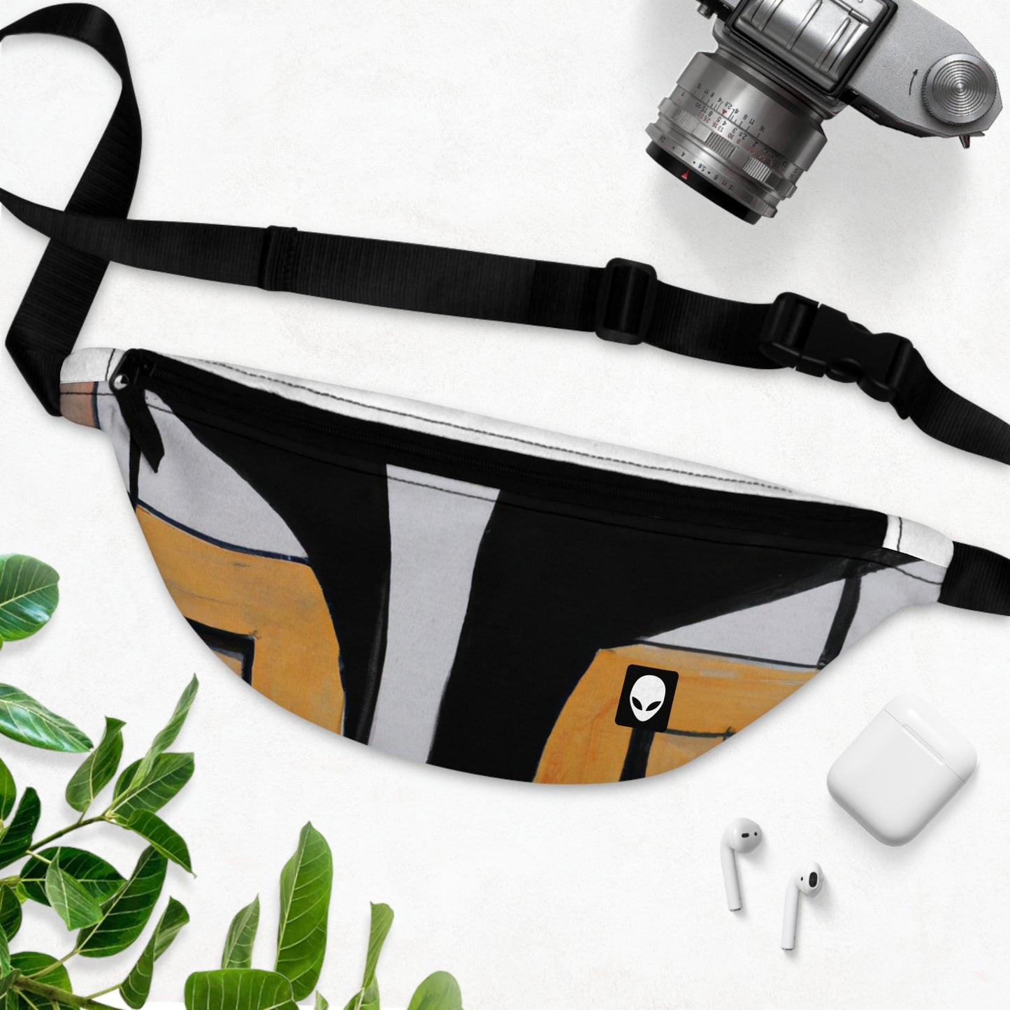 „Erforschung von Balance und Muster in der abstrakten Kunst“ – The Alien Fanny Pack