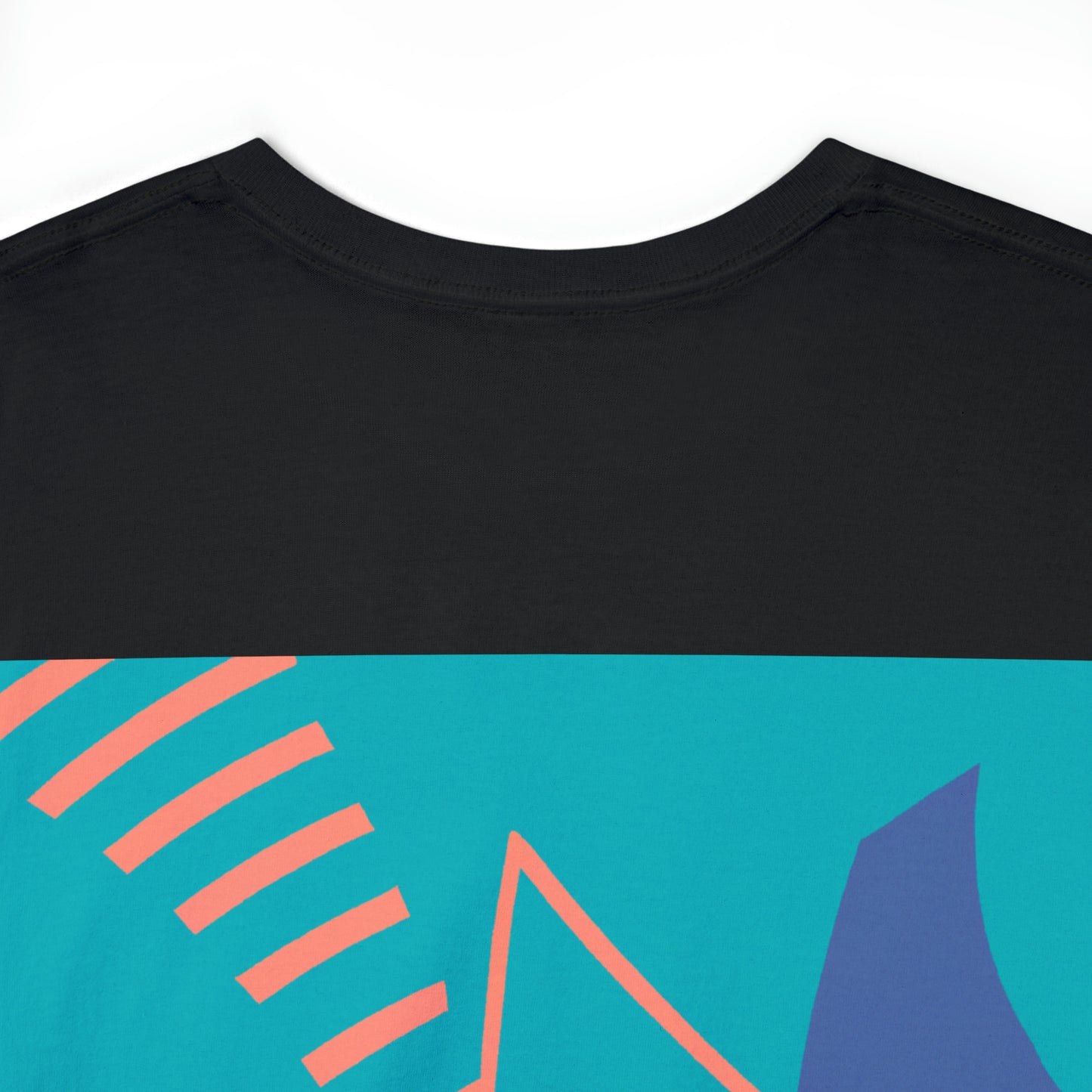 Geometrische Kunst: Eine Erforschung von Farbe und Form – Das Alien-T-Shirt