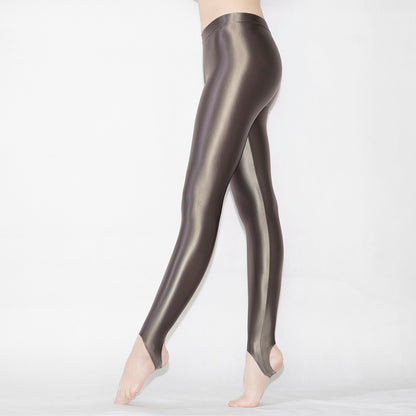 Glänzende seidige elastische Leggings für Damen im Frühling und Herbst, die Yoga-Bodybuilding-Hosen formen. Glänzende Leggings