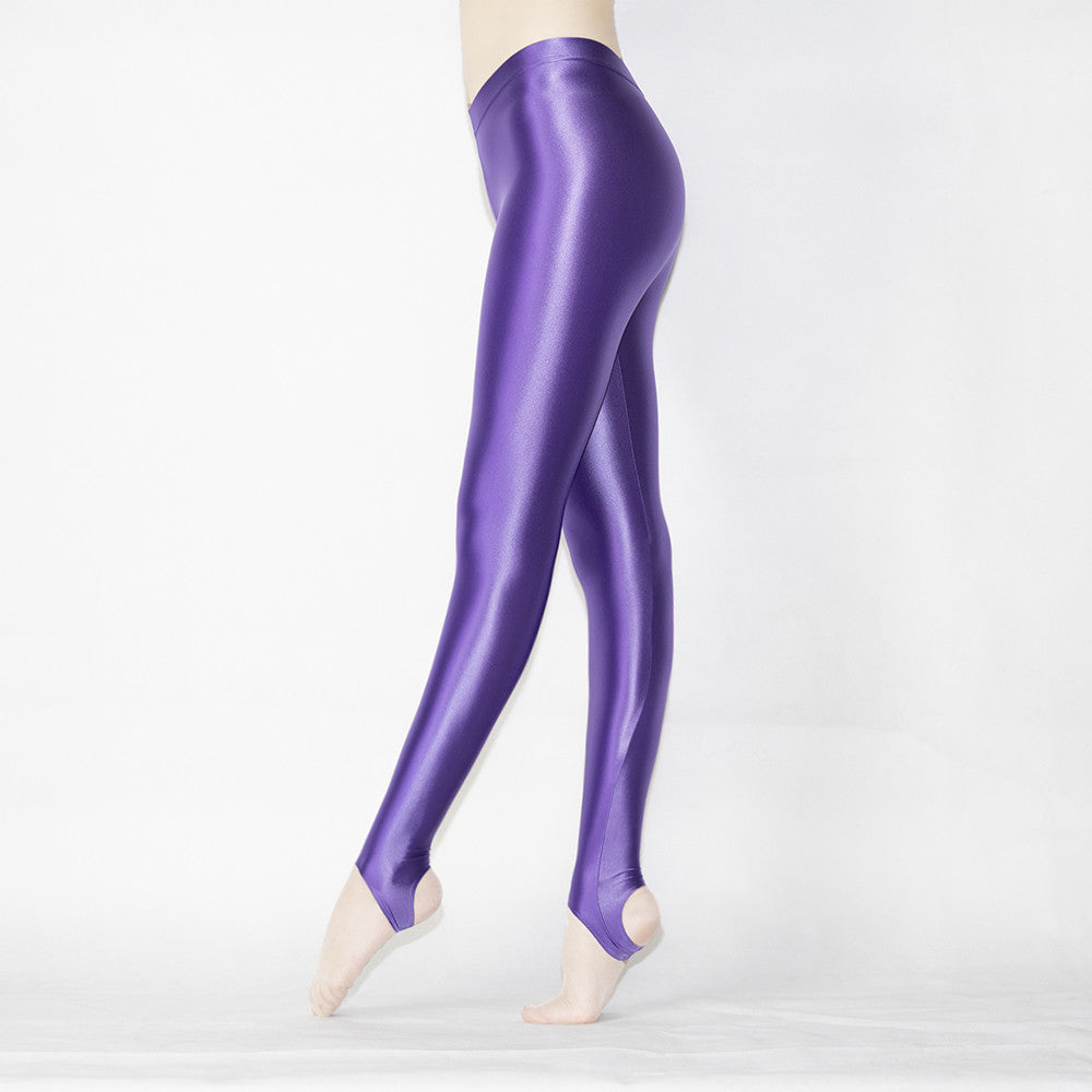Glänzende seidige elastische Leggings für Damen im Frühling und Herbst, die Yoga-Bodybuilding-Hosen formen. Glänzende Leggings