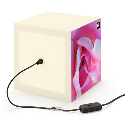 „Blissful Blooms: Die zarte Schönheit der Natur“ – Die Alien Light Cube Lampe