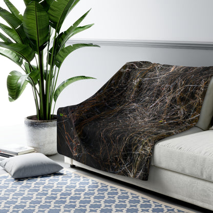 "A Glimpse of Nature's Glory" - The Alien Sherpa Fleece Blanket