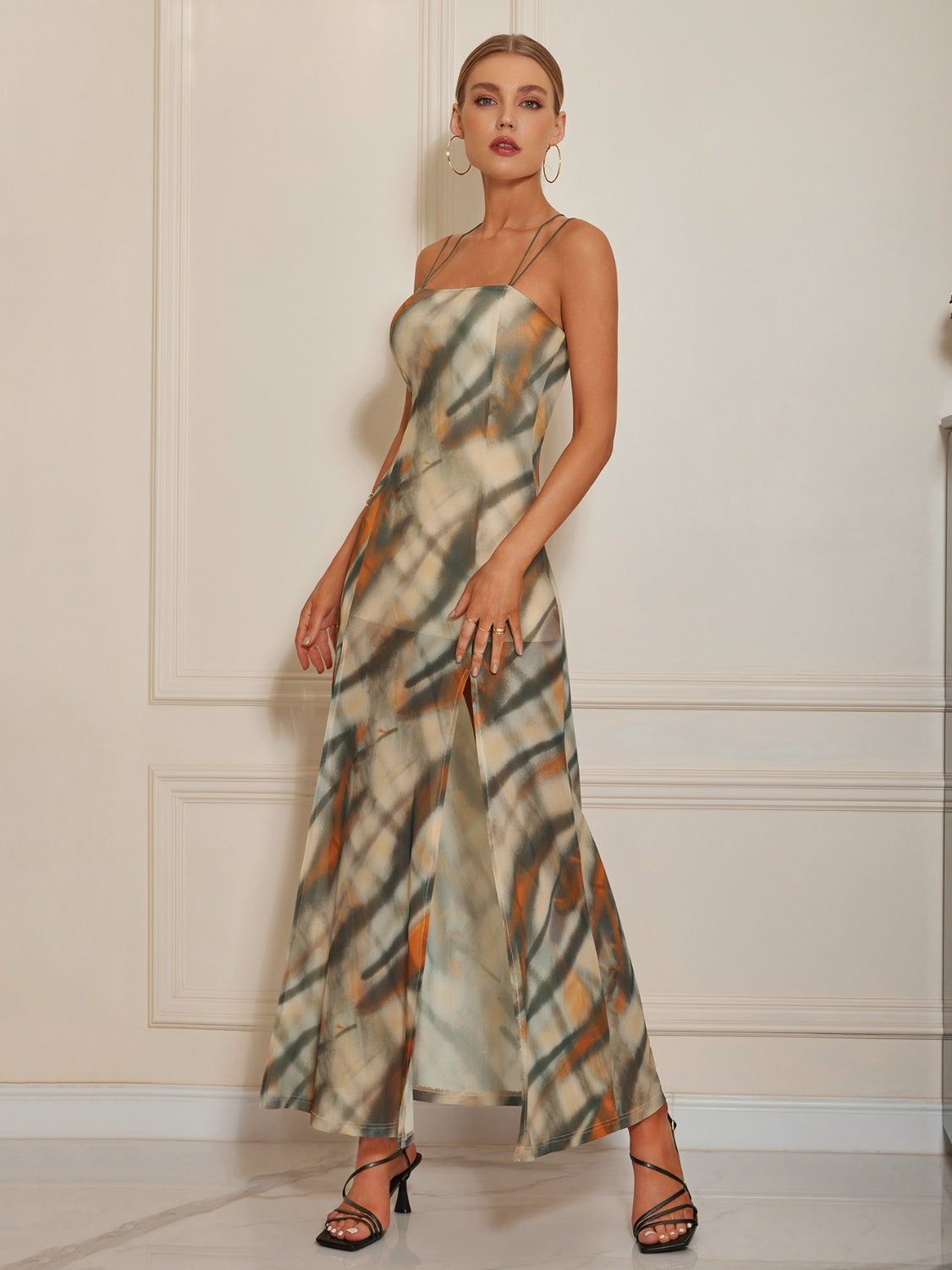 Maxi-Camisole-Kleid mit Schlitz und eckigem Ausschnitt