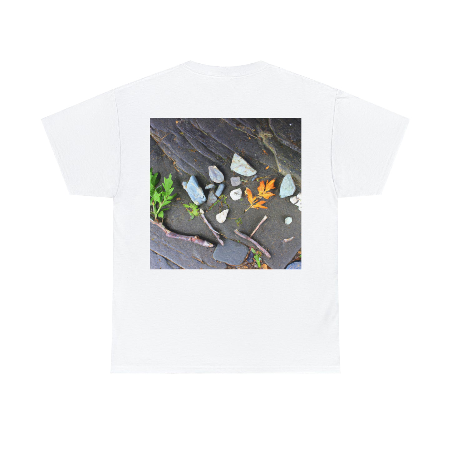 „Elemente der Natur: Gestaltung einer kreativen Landschaft“ – Das Alien-T-Shirt