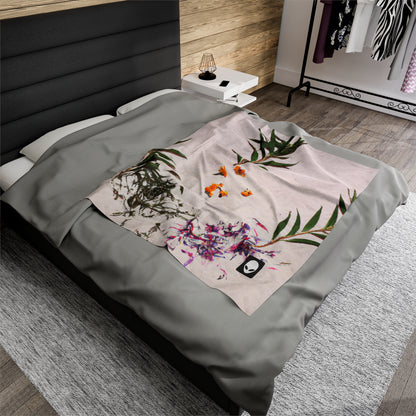 "Exploring Nature's Palette: An Experiment in Abstract Art" - The Alien Velveteen Plush Blanket