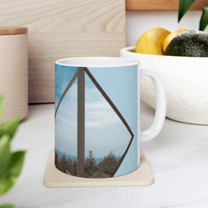 "Paisajes oníricos: un collage de arte cotidiano" - Taza de cerámica The Alien 11 oz