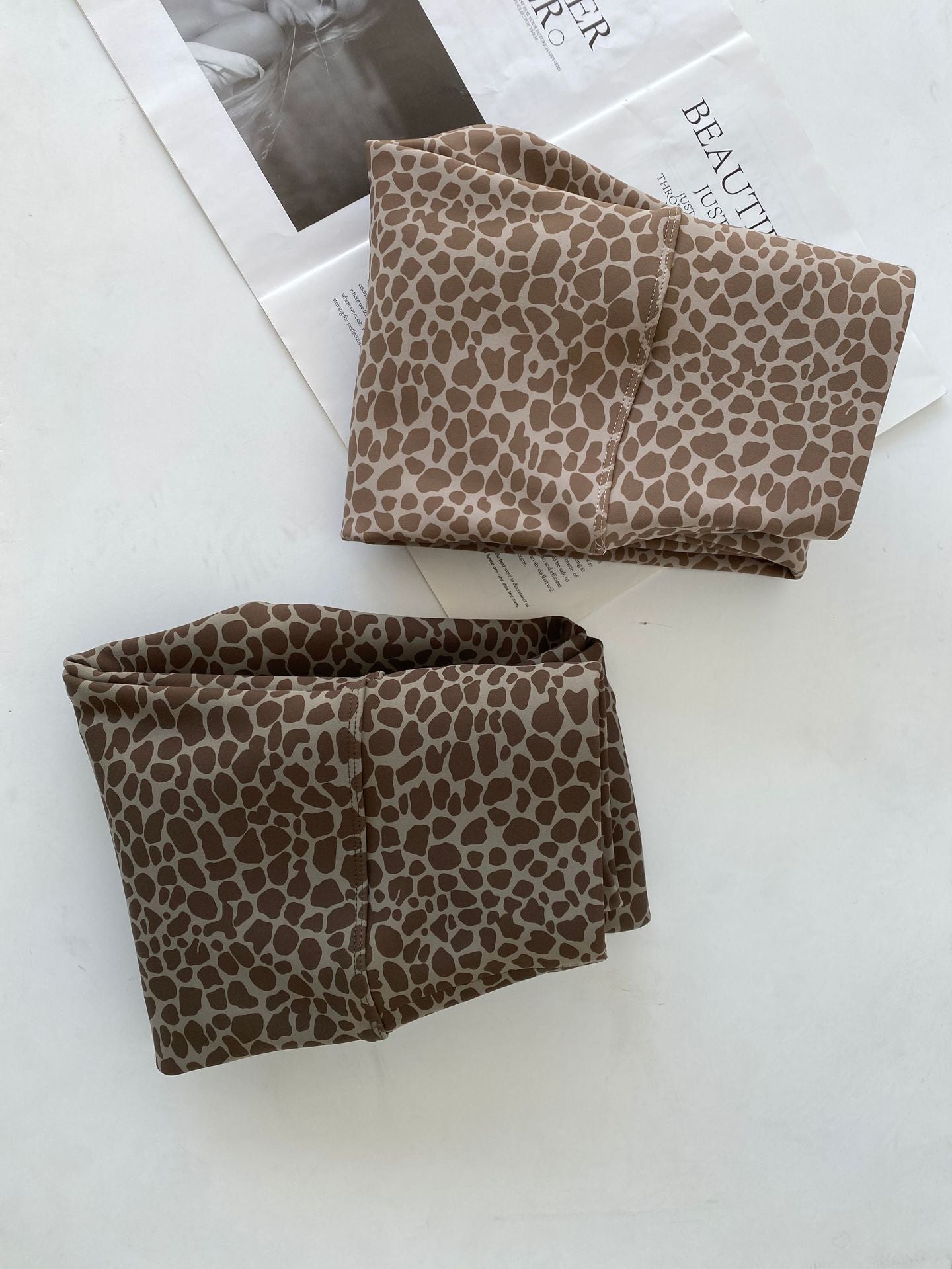 Nine Point Leopard Pattern Suede And Plush Leggings