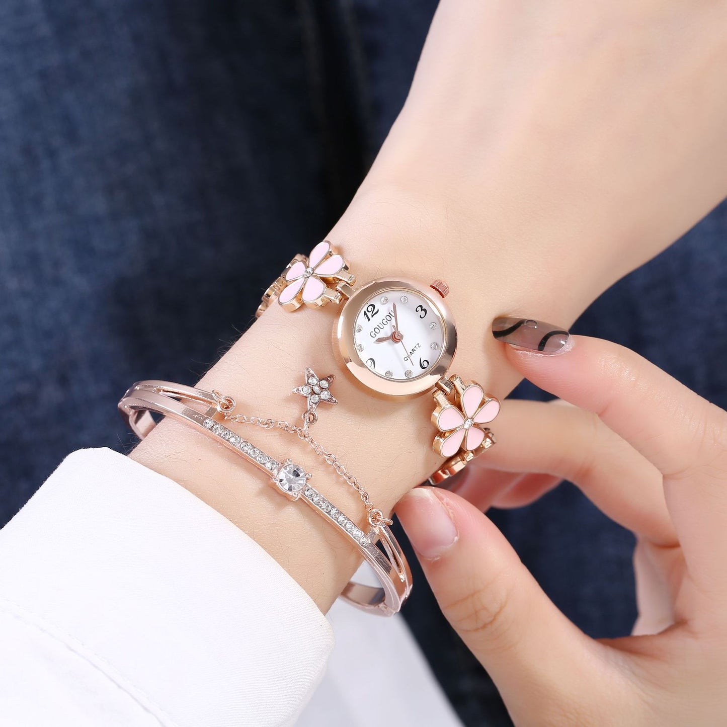 Women's Bracelet Watch Flower Disk Two-piece Bracelet Set