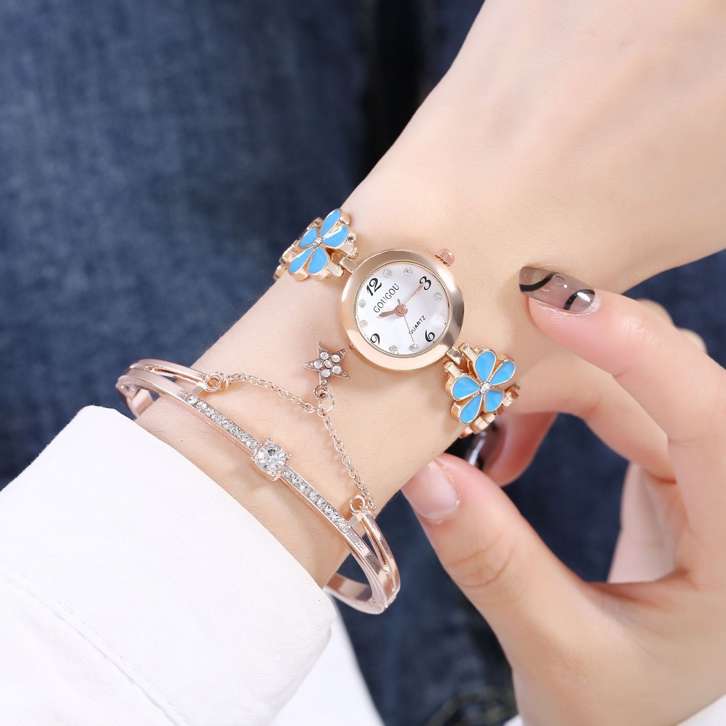 Reloj de pulsera para mujer Conjunto de pulsera de dos piezas con disco de flores