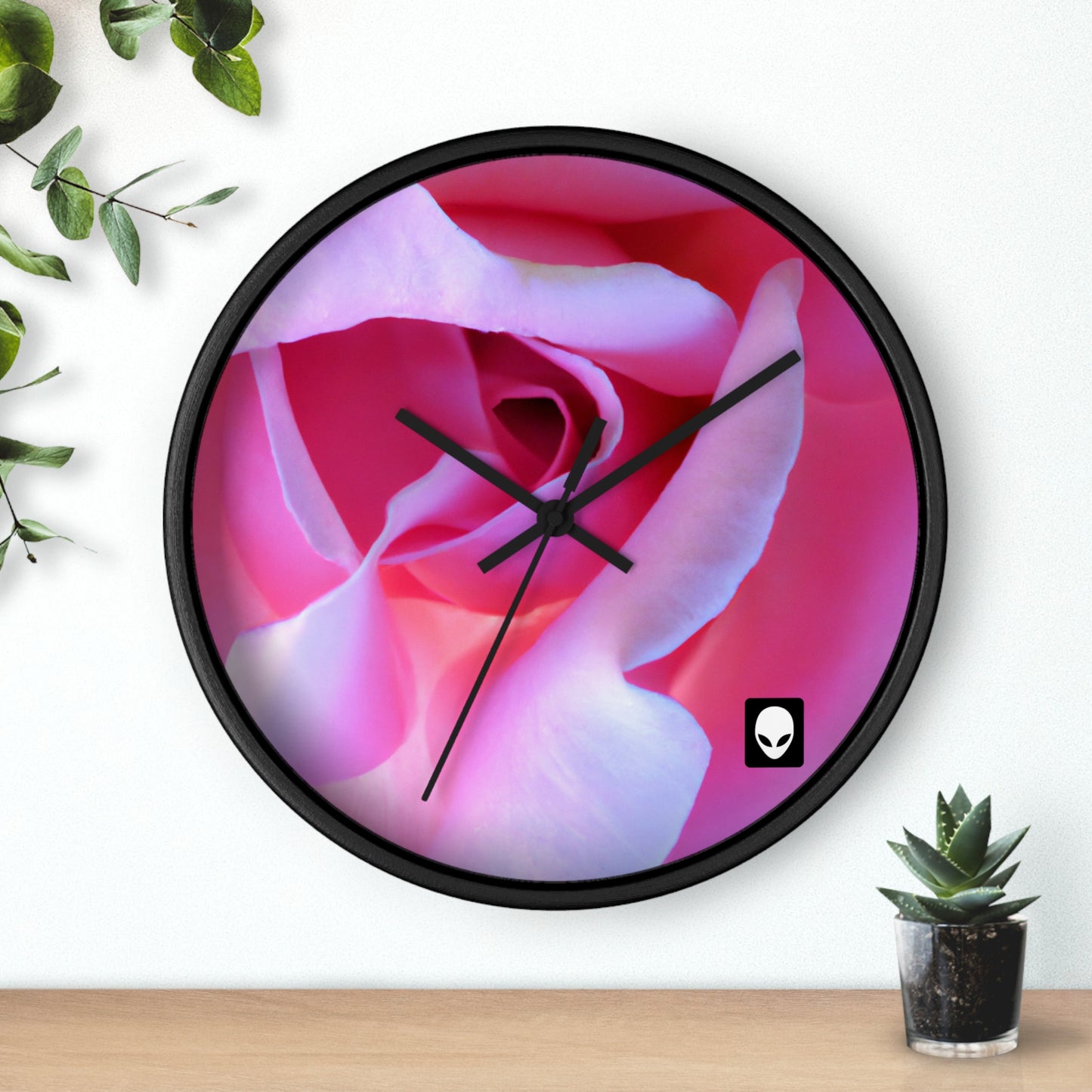 "Flores dichosas: la delicada belleza de la naturaleza" - El reloj de pared alienígena