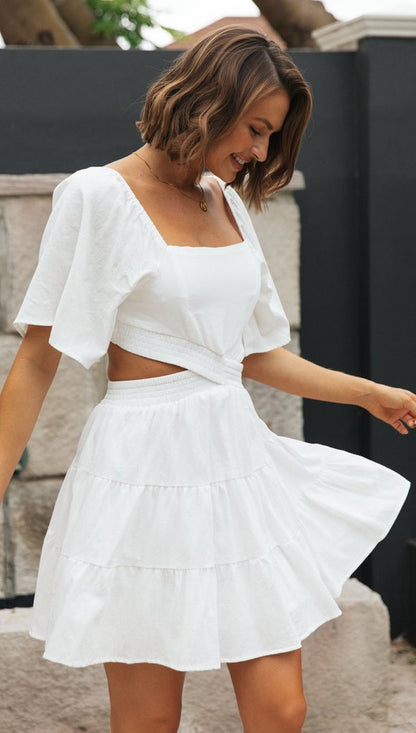 Ropa de mujer Vestido corto con gradas de color sólido fruncido en la espalda con cuello cuadrado