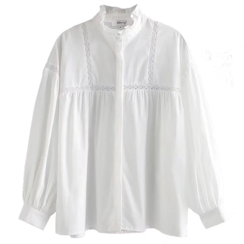 Lockeres Langarmshirt mit Rüschen und Spitze