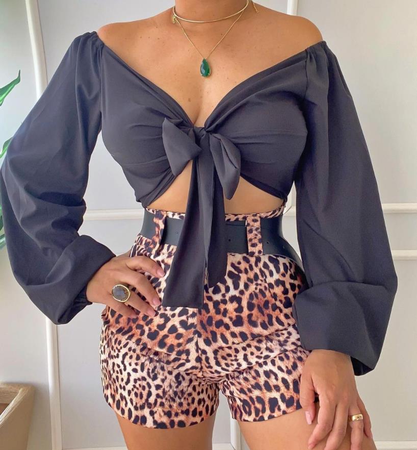 Women Sexy Cropped Lace Up Knot V Neck Top With Printed Shorts Suit Two Piece Set