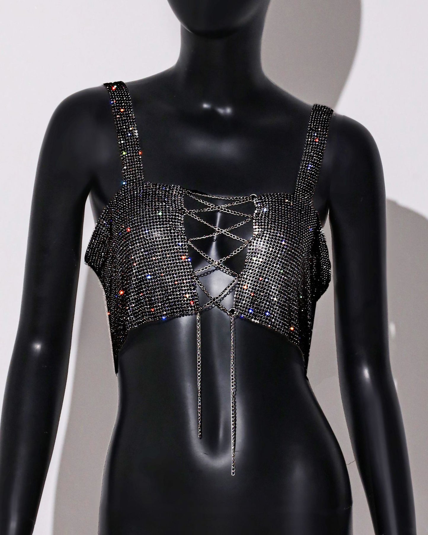 Ropa de mujer Top de metal con tirantes sexys y diamantes para mujer