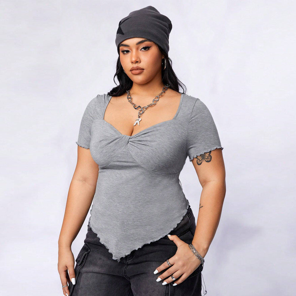 Plus Size Damenkleidung, quadratischer Kragen, Abnehmen, unregelmäßiges, asymmetrisches Strick-T-Shirt mit kurzen Ärmeln