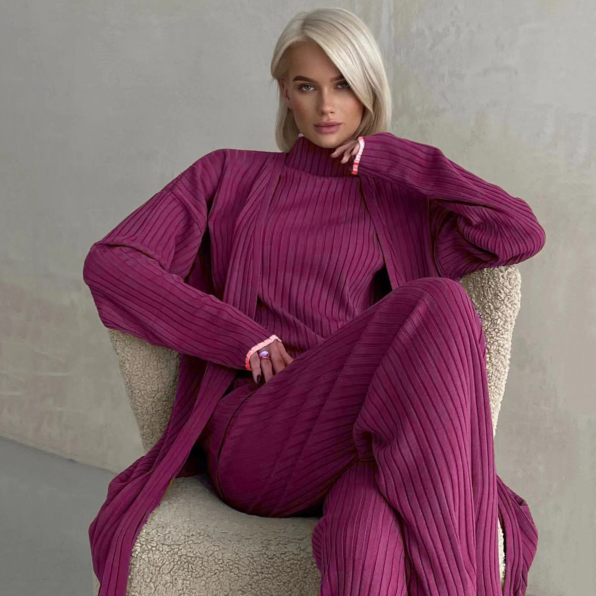 Ropa de mujer Conjunto de tres piezas Suéter de color sólido Traje tipo cárdigan