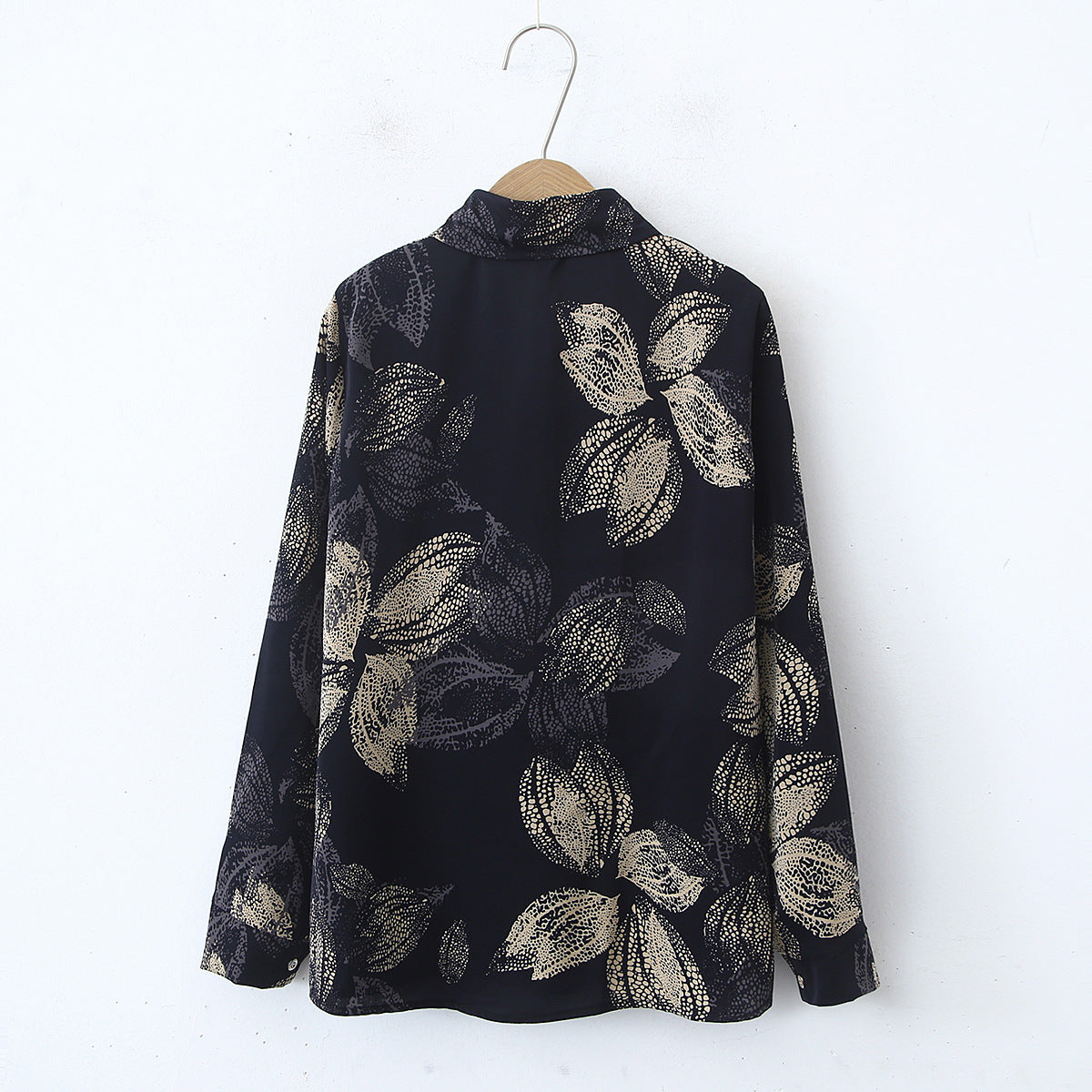 Camisa de manga larga con cuello holgado y estampado floral para mujer