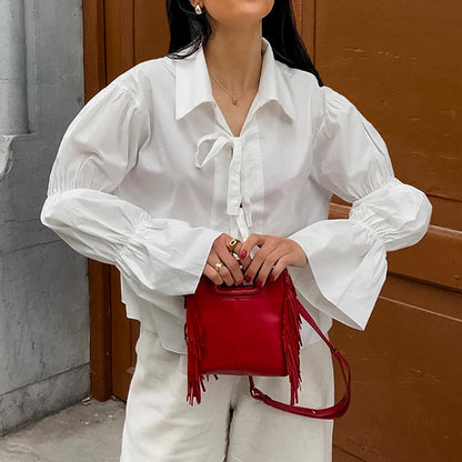 Camisa informal de oficina con cuello, mangas caídas y diseño de algodón blanco para mujer