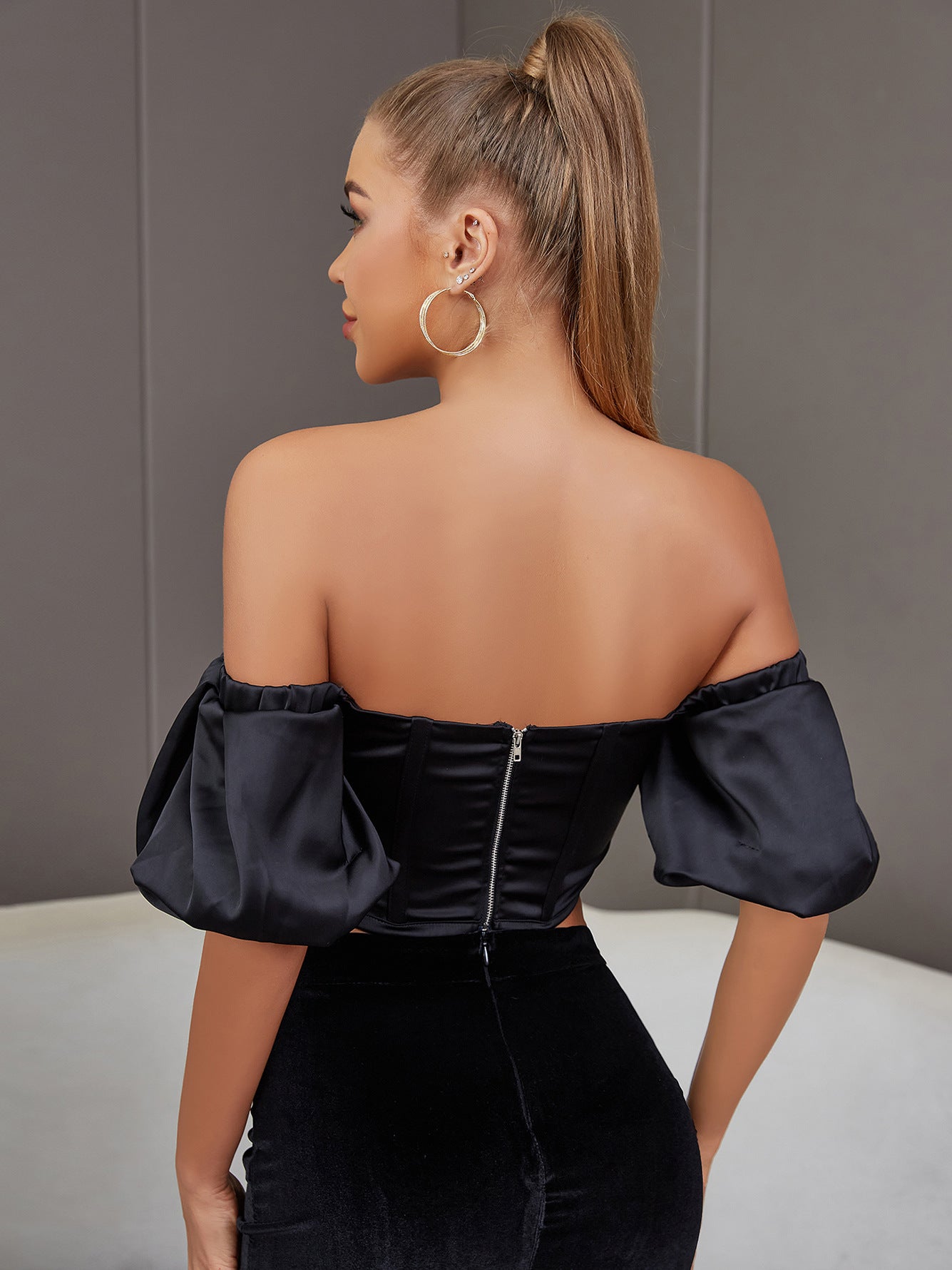 Top corto negro con hombros descubiertos para verano, Top corto con manga abombada, elegante, ajustado para discoteca, para fiesta y calle, Top con corsé